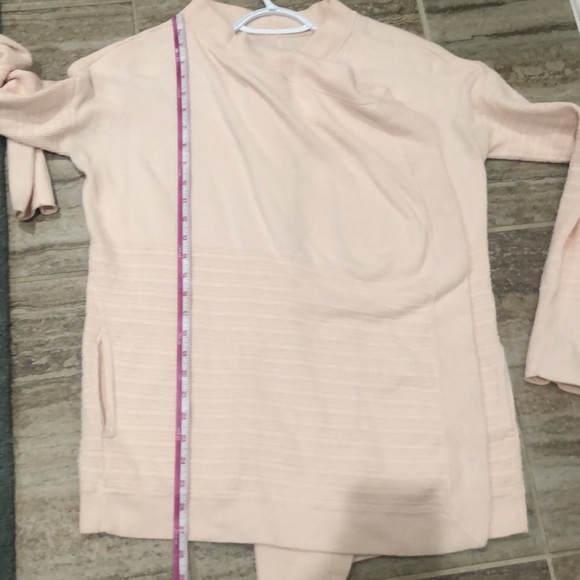 Lululemon Find Your Calm Wrap Chantilly Size 6 - Picture 9 of 16